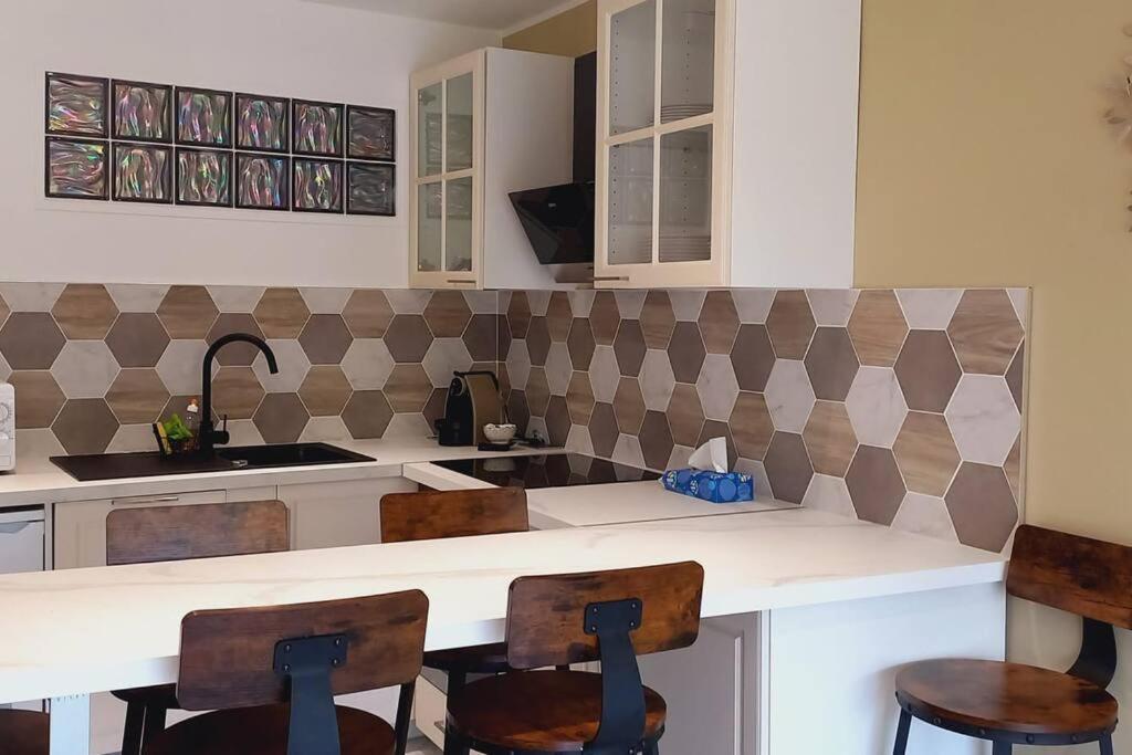 Immeuble Le Regency, Appartement 4 Pieces, 80 Metres De La Plage Menton Exterior photo