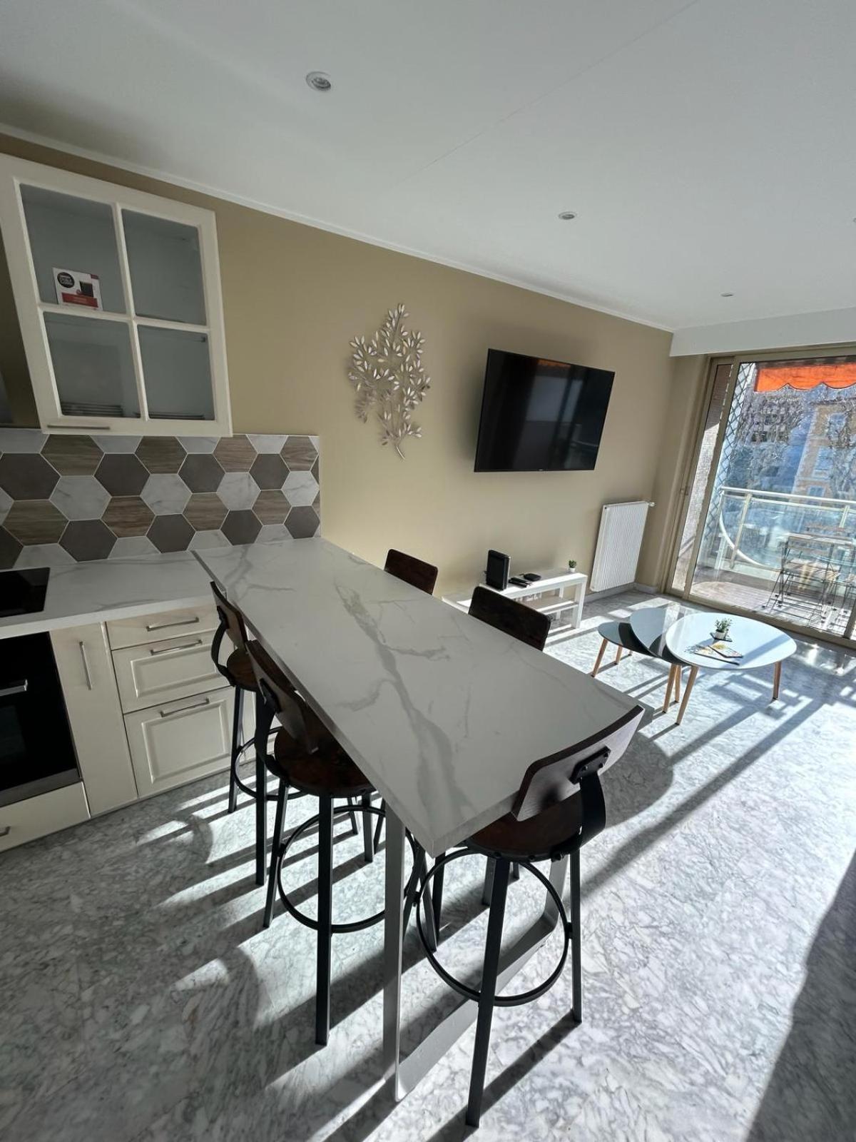 Immeuble Le Regency, Appartement 4 Pieces, 80 Metres De La Plage Menton Exterior photo